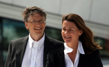 Bill and Melinda divorce after 27 years of marriage.